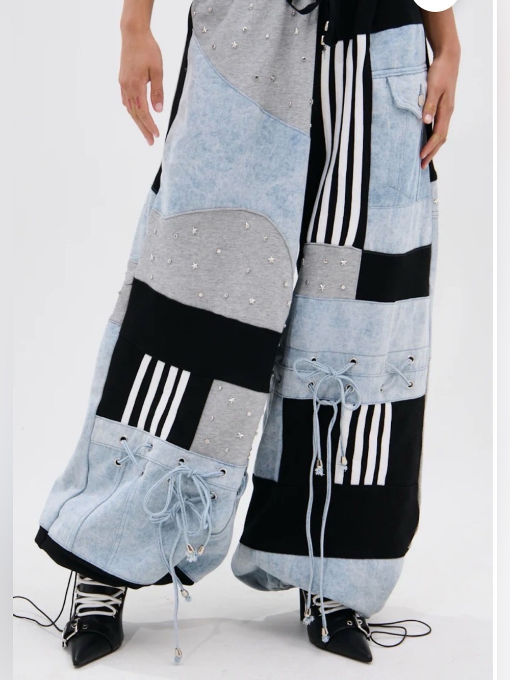 NWT Women's Akira Deconstructed Masterpiece Wide Leg Pant Jeans L/XL Sold Out